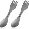 Navaris 2x Spork Titanium Campingbestek - Vork, Mes En Lepel In één - Bestek Voor Onderweg En Op Reis - Lichtgewicht - Inclusief Bewaarzakje -Outdoor Camping Winkel 1200x1114