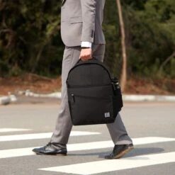 Brisby 4 Laags Geïsoleerde Koeltas Rugzak - 25 Liter - Met Handige Vakken Voor Bestek En Essentials - Waterafstotend Materiaal - Zwart 17 Brisby 4 Laags Geïsoleerde Koeltas Rugzak - 25 Liter - Met Handige Vakken Voor Bestek En Essentials - Waterafstotend Materiaal - Zwart -Outdoor Camping Winkel 1200x1200 322