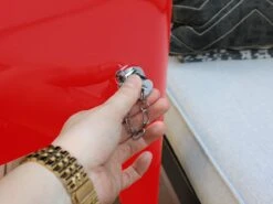 AXI Retro Cooler Rood - Koeler Met Wielen - 76L Inhoud - Koelbox Met Aftapkraan -Outdoor Camping Winkel 1200x900 2