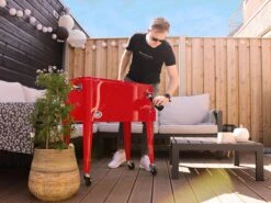 AXI Retro Cooler Rood - Koeler Met Wielen - 76L Inhoud - Koelbox Met Aftapkraan -Outdoor Camping Winkel 1200x900 8