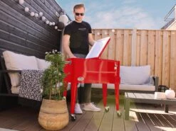 AXI Retro Cooler Rood - Koeler Met Wielen - 76L Inhoud - Koelbox Met Aftapkraan -Outdoor Camping Winkel 1200x900 9