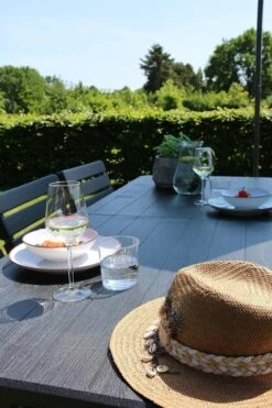 ERRO Vouwtafel - Houtlook - 180x74cm - Zwart -Outdoor Camping Winkel 800x1200